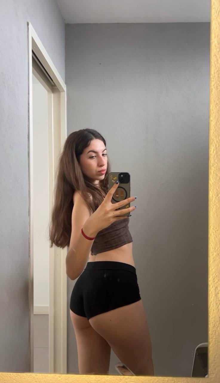 Amber in her underwear in Kerman