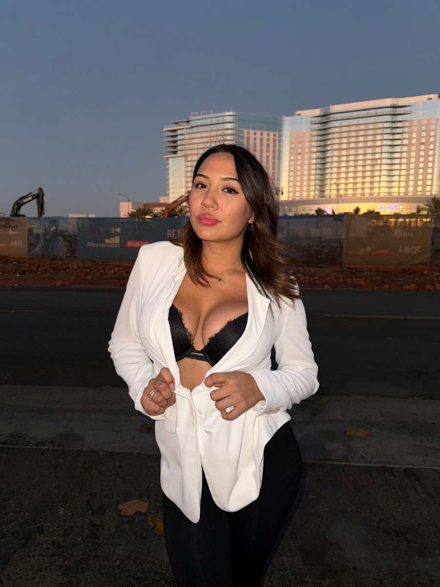 Take a pause and enjoy Ali Cruz — streaming from Kerman