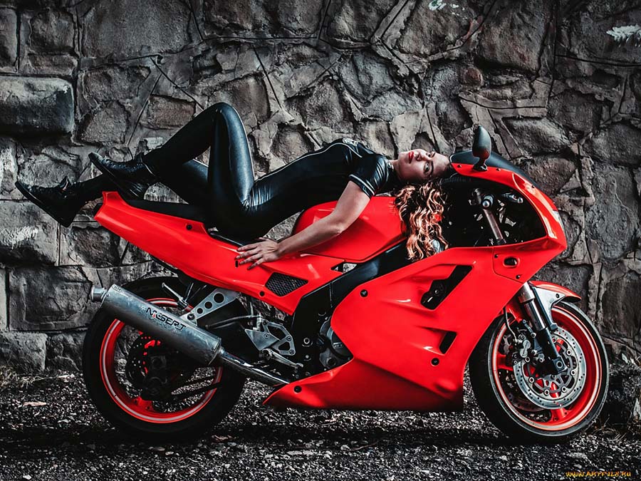 Beautiful girl Beautiful girls and motorcycles in Kerman