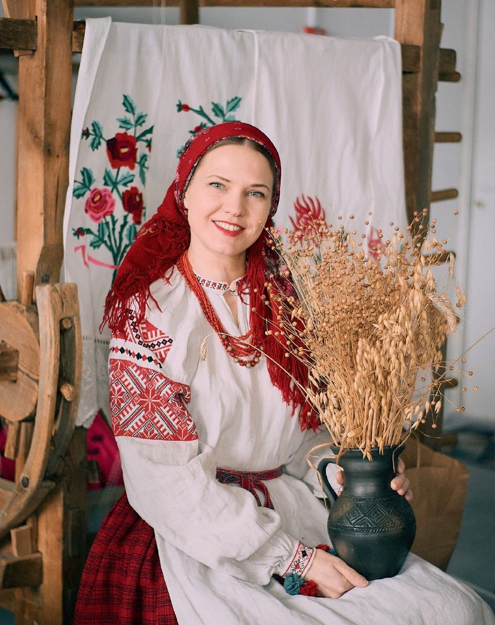 Women in Slavic costumes in Kerman