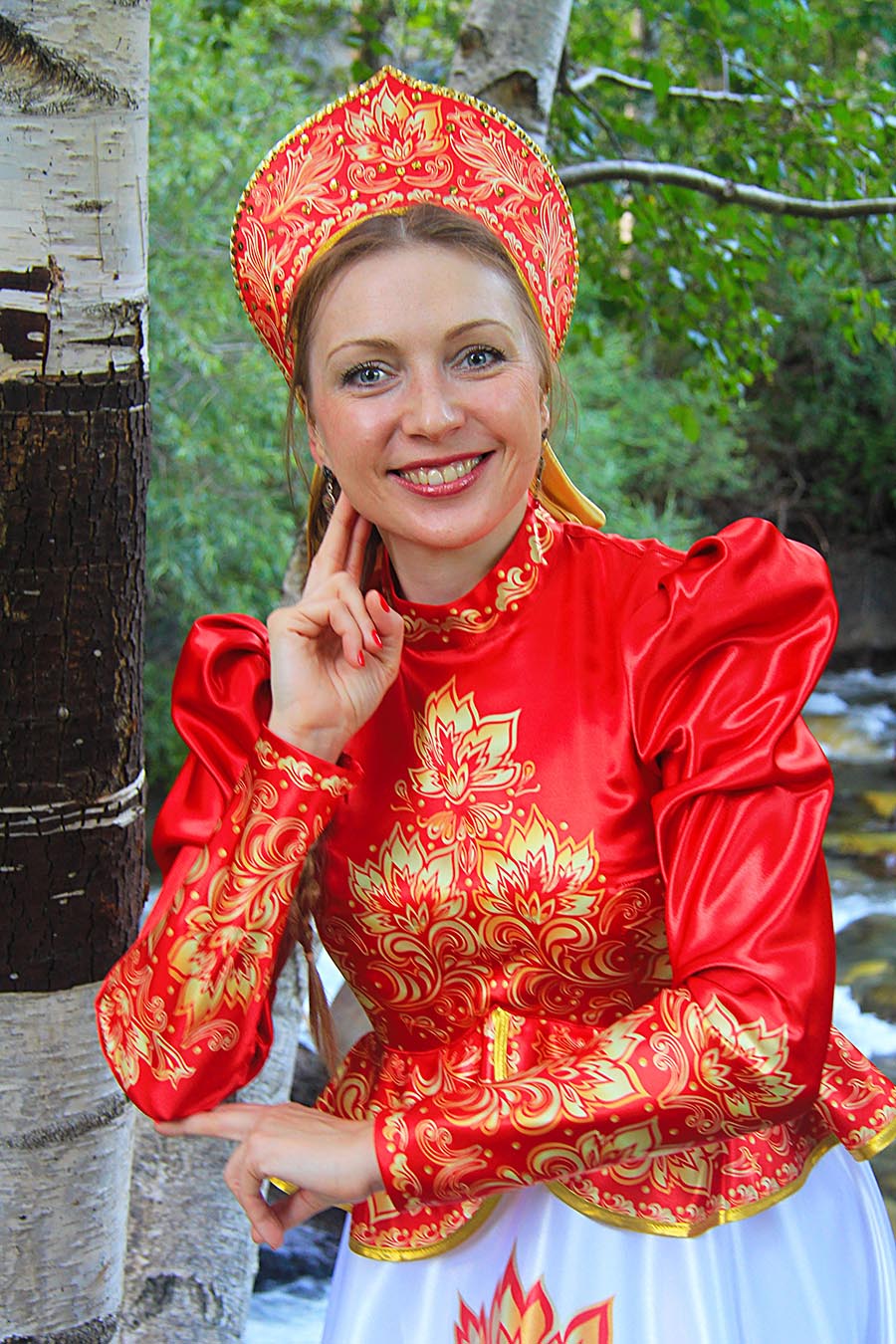 Women in Slavic costumes in Kerman